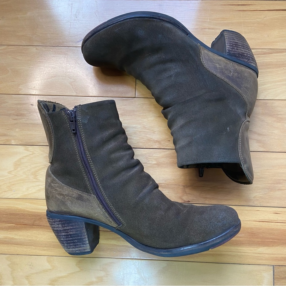 Fly London Hota Suede Ruched Ankle Boots Womens Sz 42 Brown Leather *Read